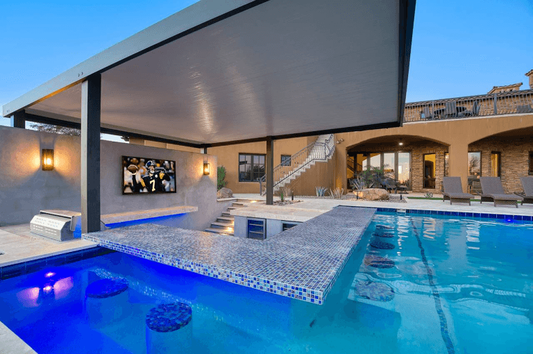 Swim Up Bar Area