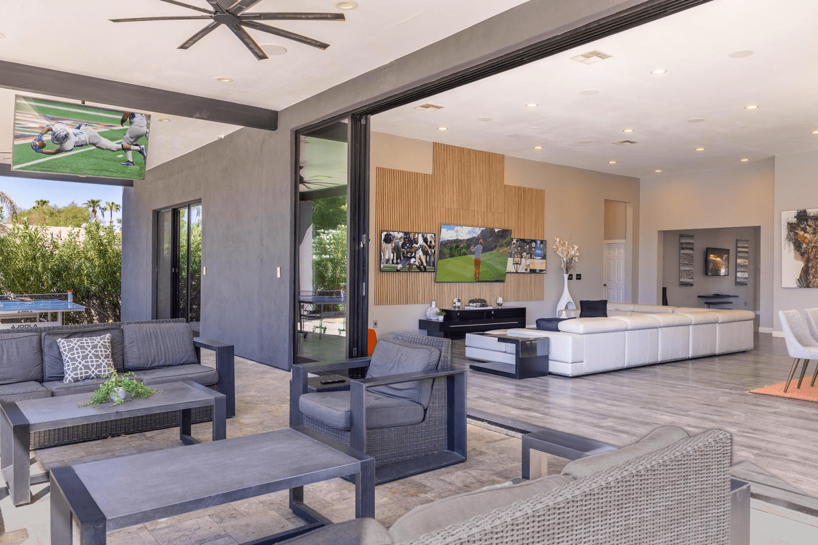 Host a fantasy football draft with HÓZHÓ Scottsdale.