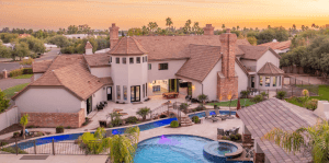Grand Getaways: Expansive Vacation Rentals for Large Groups
