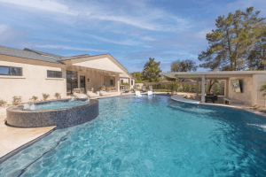 HÓZHÓ Estate on the Riviera Oasis