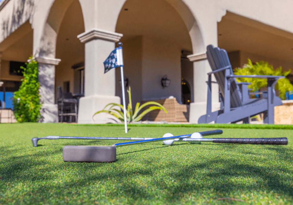 Up close image of the putting green at HÓZHÓ East Estate at Lone Mountain.