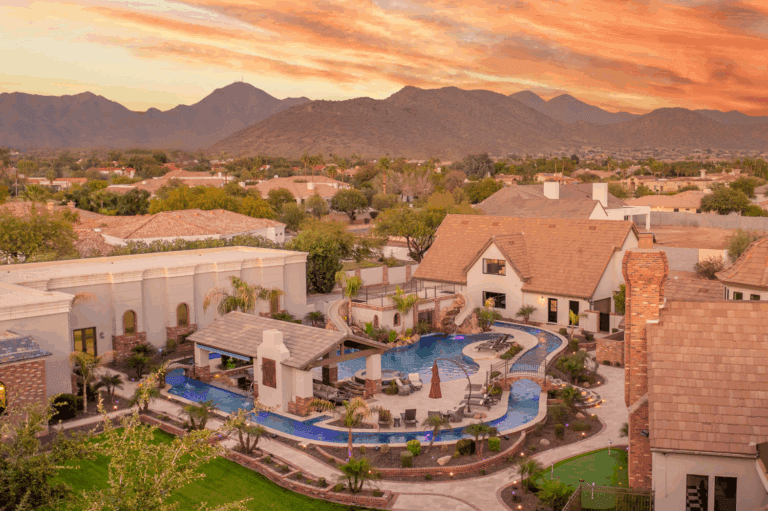 An overview image of HÓZHÓ Grand Estate on Sunnyside backyard and amenities.