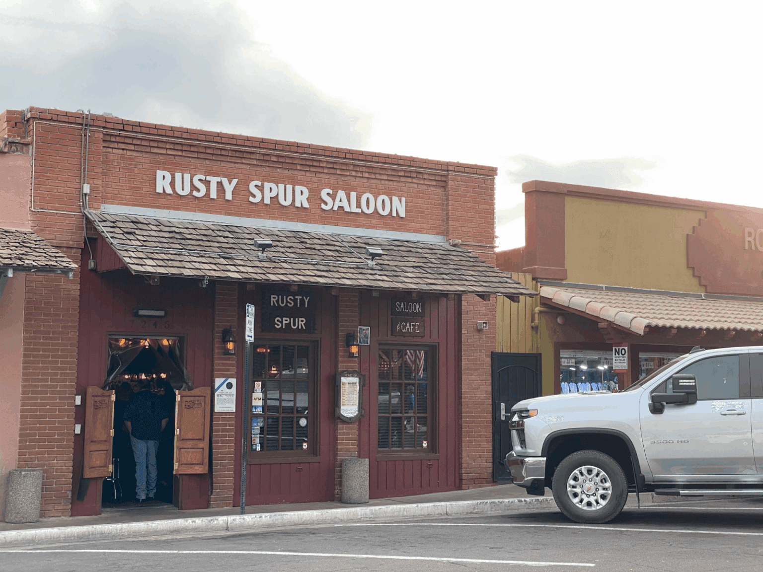 Historic Rusty Spur Saloon with live country music in Old Town Scottsdale.