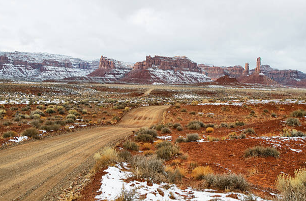 An image of the desert in winter.