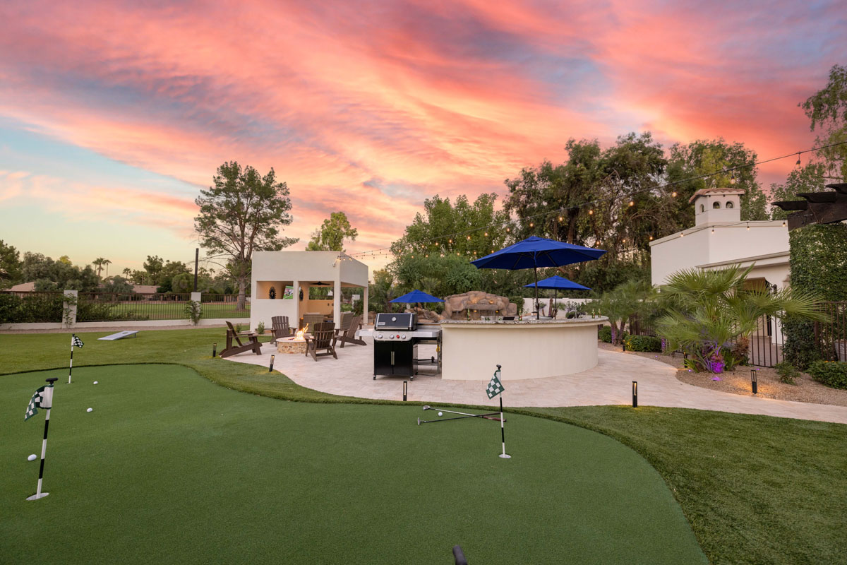 Image of the putting green at HÓZHÓ Estate on the Course.