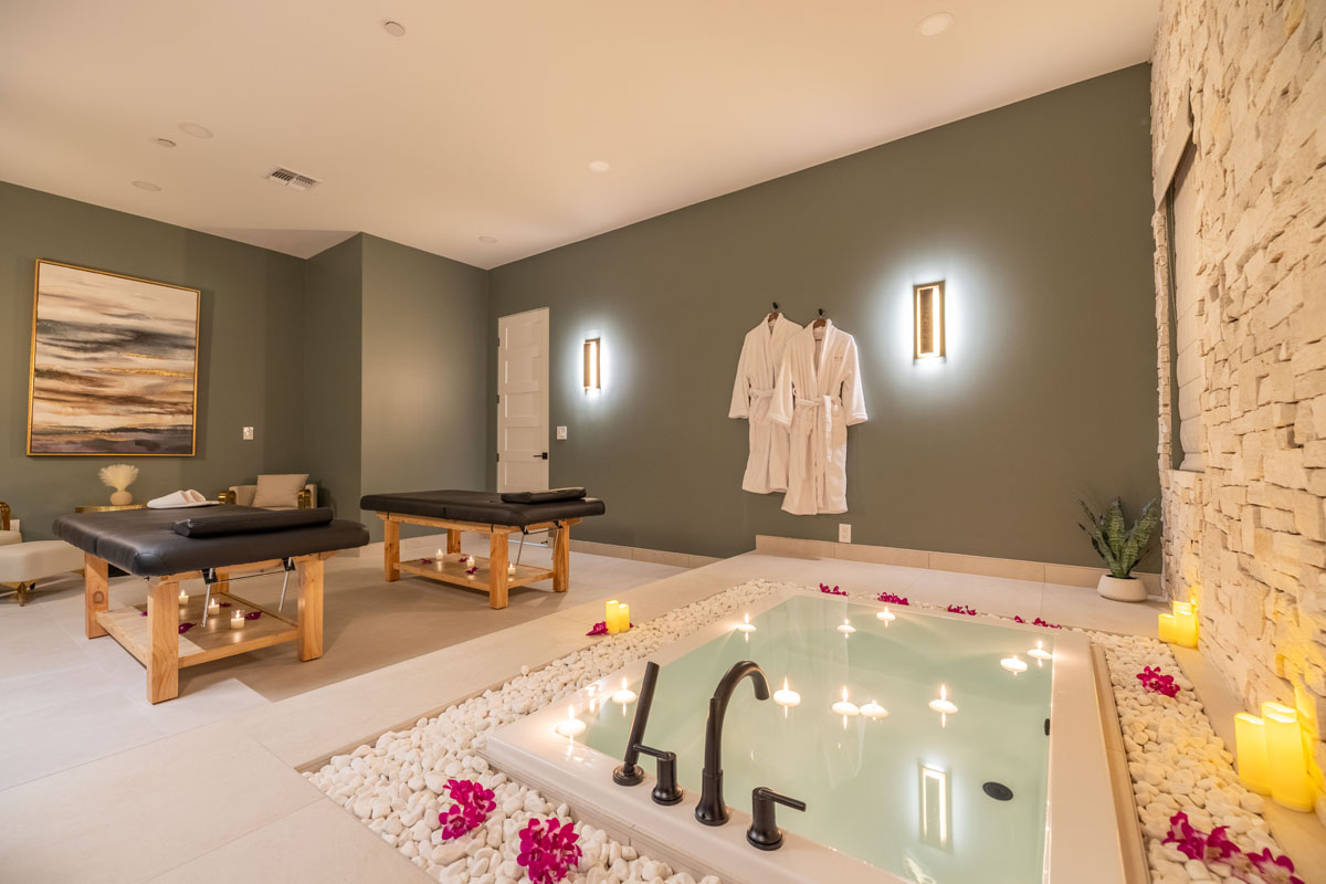Image of candlelit spa experience, a marriage retreat vacation option at HÓZHÓ Scottsdale.