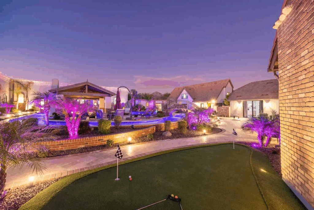 HÓZHÓ Grand Estate on Sunnyside