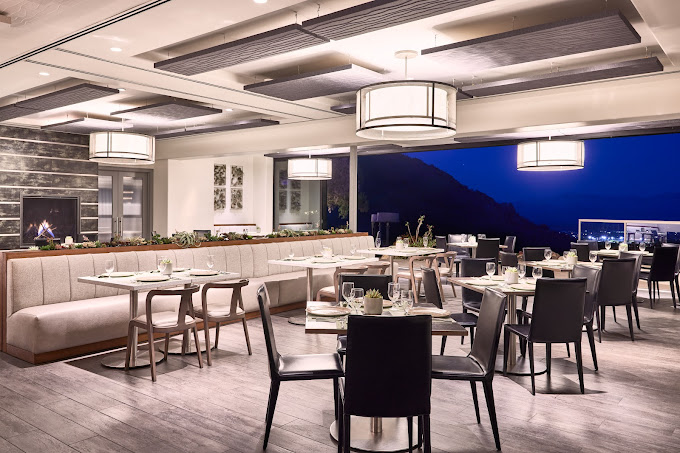 The CIELO restaurant dining area.