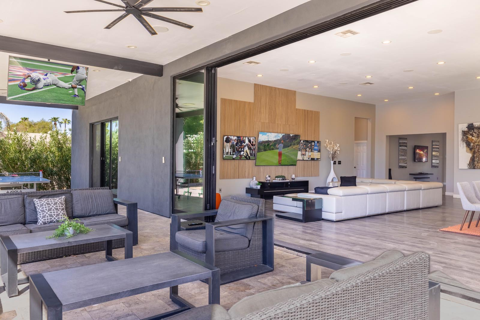 Host a fantasy football draft with HÓZHÓ Scottsdale.