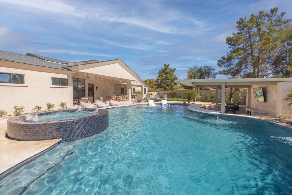 HÓZHÓ Estate on the Riviera Oasis