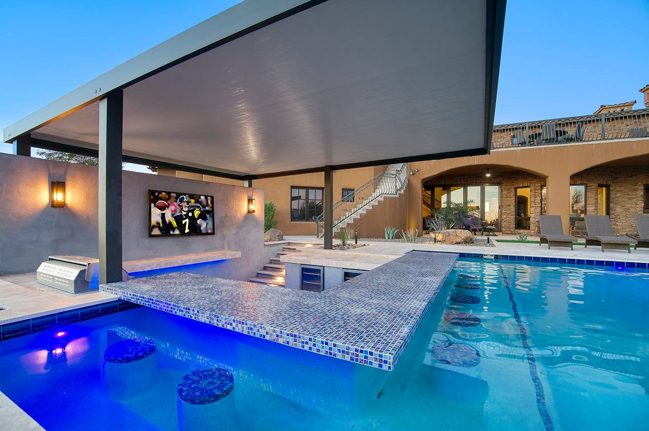 Swim Up Bar Area