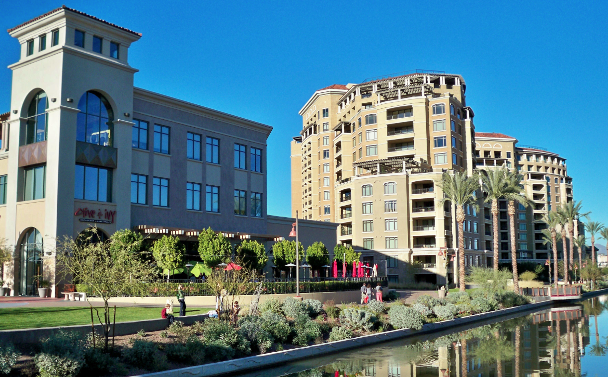 Picture of the waterfront shopping in Scottsdale.