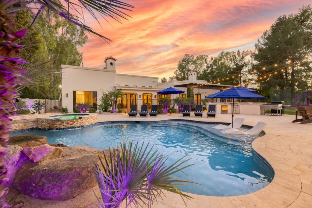 Image of the pool area at HÓZHÓ Estate on the Course.