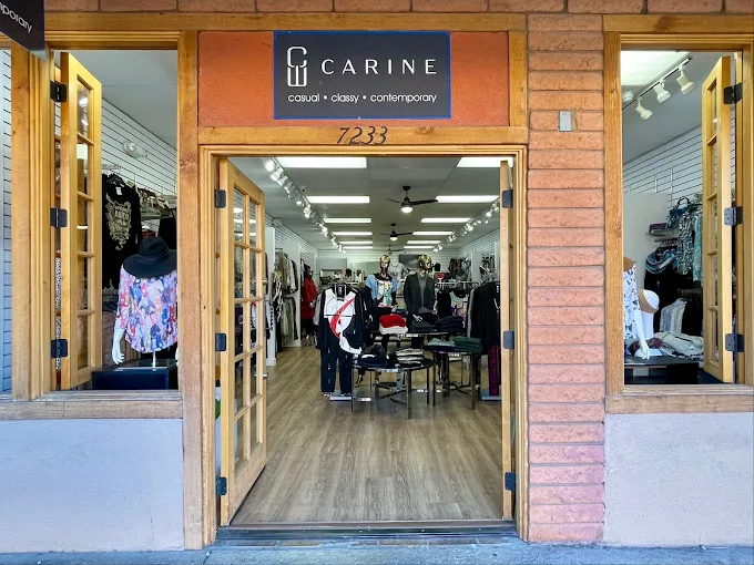 An image of Carine as you walk inside. 