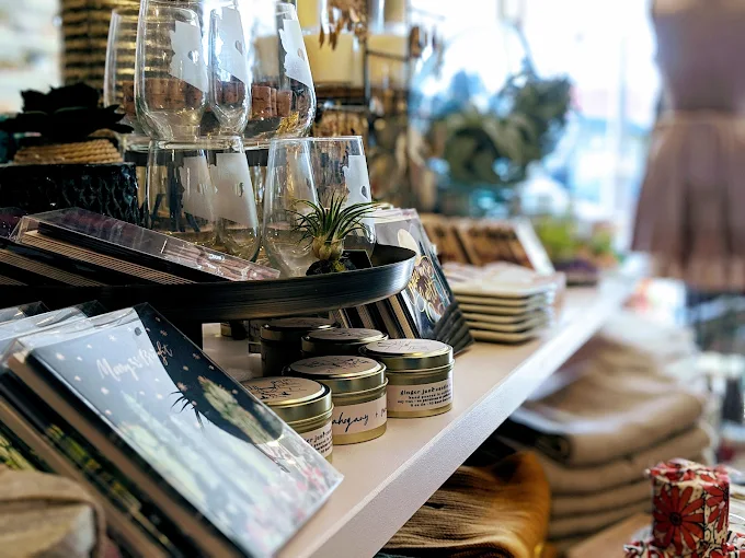 An image of a table with gifts at Leela Market. 