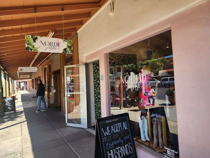 An image of the outside of Norde Boutique. 