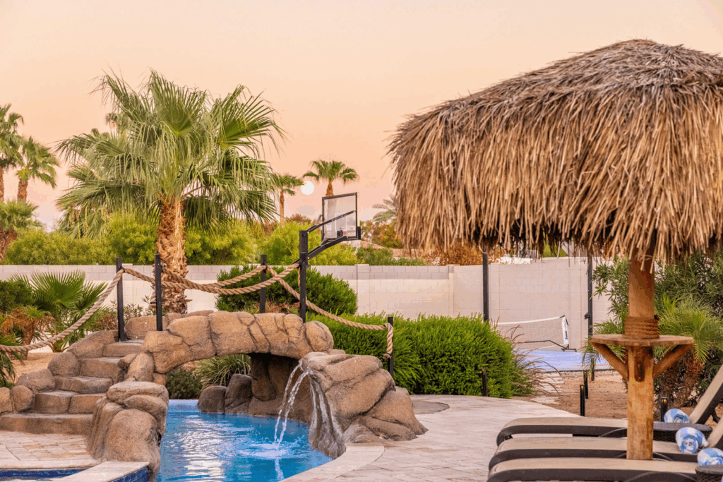 HÓZHÓ Residence on Larkspur